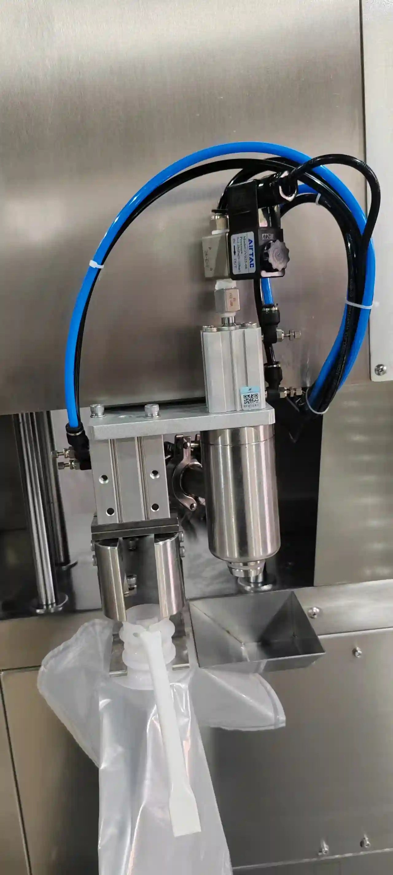 Bag in Box & Stand Up Pouch Filler 1